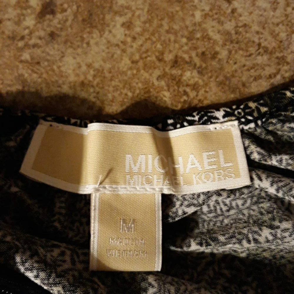 Micheal Kors dress - Picture 7 of 8